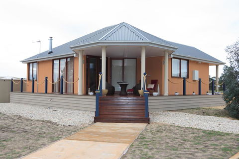 Aurora Cottages Bush Retreat - Accommodation Main Beach 2