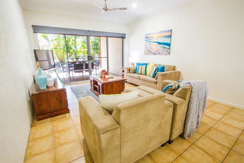 Auski Hideaway - Accommodation Main Beach 0