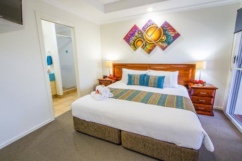 Auski Hideaway - Accommodation Main Beach 3