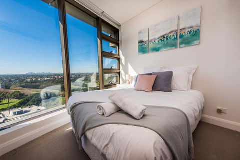 Australia Tower - Olympic Park Green - Accommodation Main Beach 1