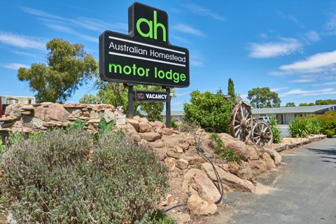 Australian Homestead Motor Lodge - Accommodation Main Beach 0