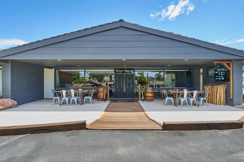 Australian Homestead Motor Lodge - Accommodation Main Beach 1