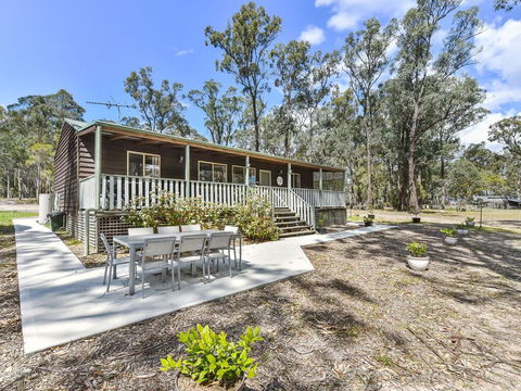 Australiana Cottages - Accommodation Main Beach 3