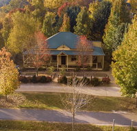Autumn Beauty - Cottage 4 - Accommodation Main Beach