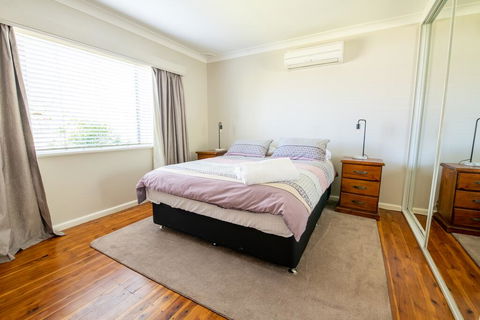 Autumn St - Trendy East Orange - Near CBD - Accommodation Main Beach 1