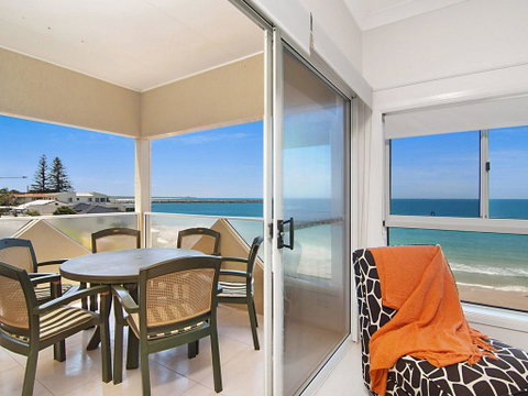 Avalon 3 - Views To Die For - Across The Road From Convent Beach - Accommodation Main Beach 0