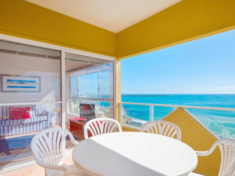 Avalon 4 - Right Across The Road From Convent Beach - Uninterrupted Views - Accommodation Main Beach 0