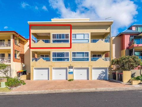 Avalon 4 - Right Across The Road From Convent Beach - Uninterrupted Views - Accommodation Main Beach 1