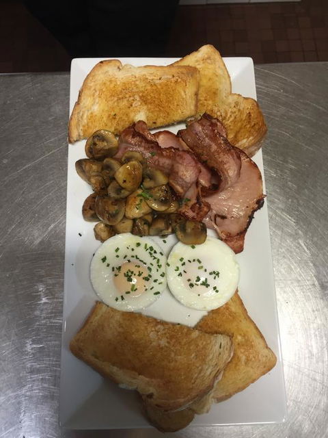 Avondel Motor Inn - Accommodation Main Beach 2