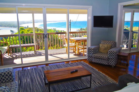 Awesome View, 4 View Street - Accommodation Main Beach 0