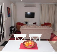 Azalea Villa - Close to the City of Perth - Accommodation Main Beach