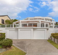 Azur 1 - South One Mile Beach - Accommodation Main Beach