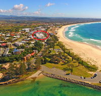 Azura Ocean View Holiday Apartment - Accommodation Main Beach