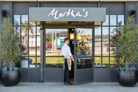 Azure Bliss Family Escape Opposite Beach With Heated Pool Access - Accommodation Main Beach 2