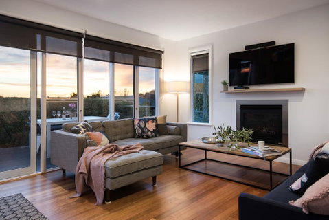 Azure Daylesford - Accommodation Main Beach 0