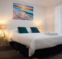 Azure Villa - Accommodation Main Beach