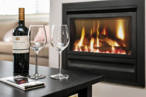 Baileys Retreat - Accommodation Main Beach 0