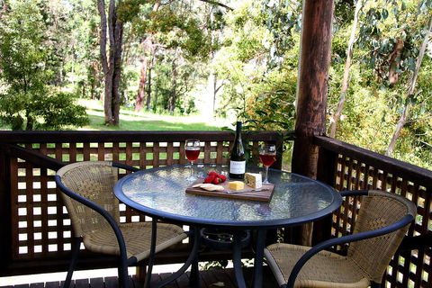 Balinga Cottages - Accommodation Main Beach 2