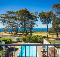 Ballingalla Apartments - By the Golf Course - Accommodation Main Beach