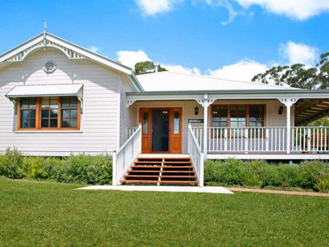 Ballogie Lodge - A Quality, Timeless Retreat - Accommodation Main Beach 0
