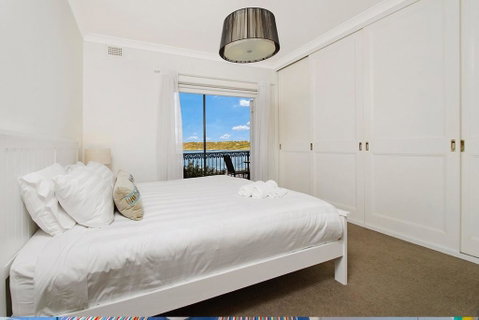 Balmoral Driftwood 2 - With Views! - Accommodation Main Beach 1