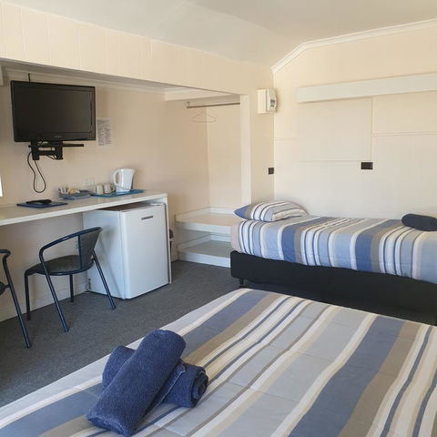 Bamboo Motor Inn - Accommodation Main Beach 3