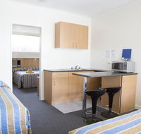 Bamboo Motor Inn - Accommodation Main Beach