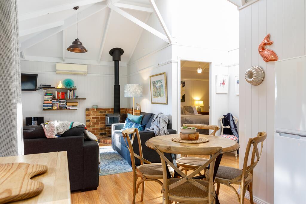 Caerleon NSW Accommodation Main Beach