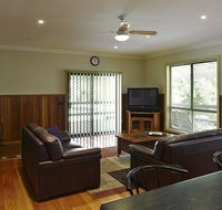 Banyandah - Accommodation Main Beach
