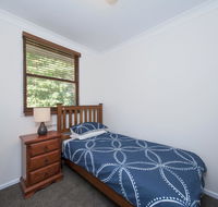 Barefoot Beach House 24 Essendene Road - Accommodation Main Beach