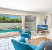Barefoot in Lennox- WiFi - Foxtel - Pool - Accommodation Main Beach