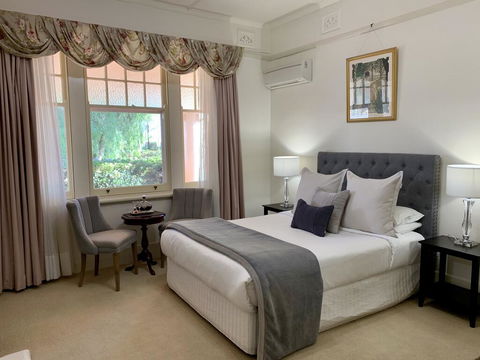 Barossa House - Accommodation Main Beach 2