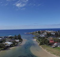 Barrack Point Holidays - Accommodation Main Beach