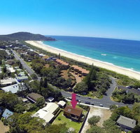 BARRELS AT BOOMERANG - Accommodation Main Beach
