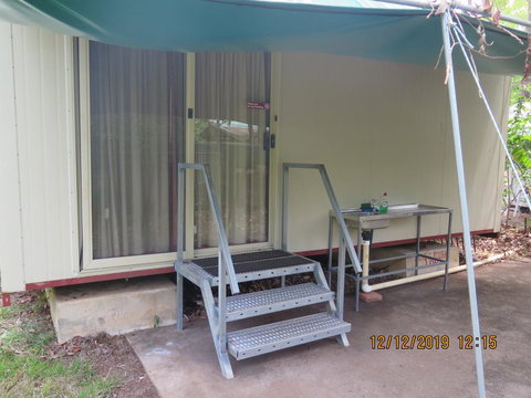 Batchelor Holiday Park - Accommodation Main Beach 2