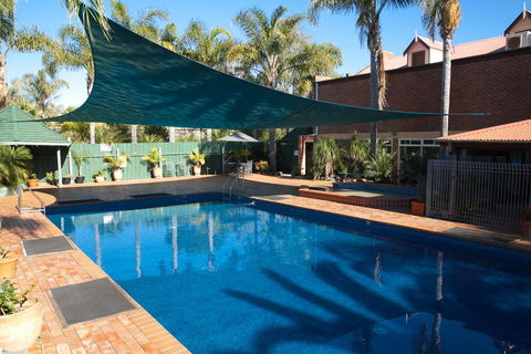Batemans Bay Marina Resort - Accommodation Main Beach 2