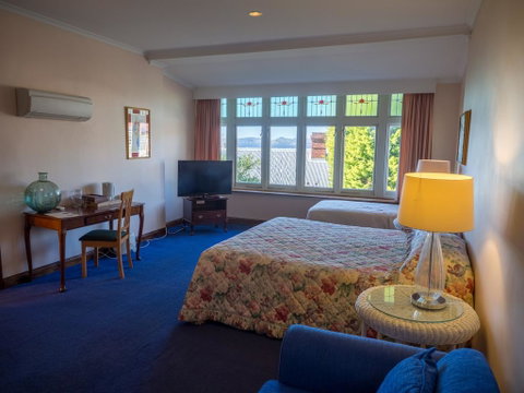 Battery Point Manor - Accommodation Main Beach 1