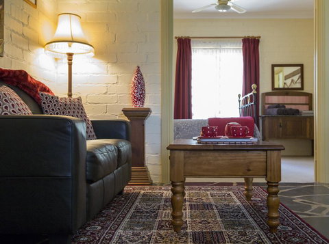 Battunga Bed And Breakfast - Accommodation Main Beach 1