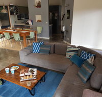 Bay Breeze Holiday Home - Accommodation Main Beach