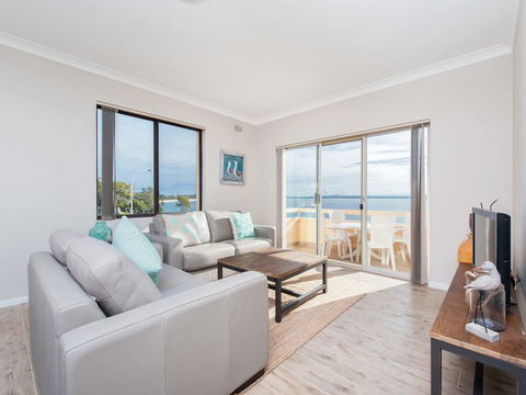 Bay Village, Unit 6/47 Shoal Bay Road - Accommodation Main Beach 0