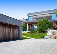 Bay Vista - Amazing Bay Views with the beach at your doorstop - Accommodation Main Beach