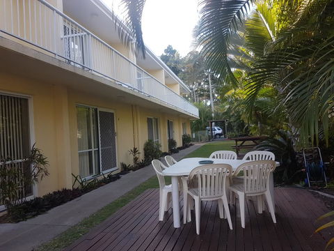 Bayshores Holiday Apartments - Accommodation Main Beach 0