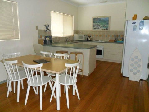 Bayside At Falcon Bay - Accommodation Main Beach 2