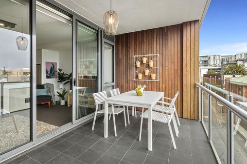 Beach Apartment Port Melbourne - Accommodation Main Beach 2