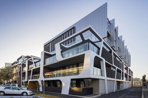 Beach Apartment Port Melbourne - Accommodation Main Beach 3