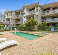 BEACH BLISS LUXURIOUS APARTMENT with POOL - Accommodation Main Beach