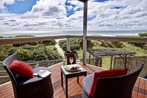 Beach Break - Accommodation Main Beach 0