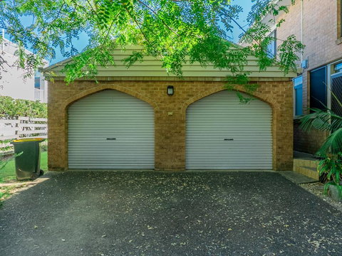 Beach Chalet 3 - Accommodation Main Beach 1