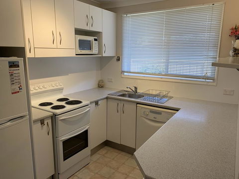 Beach Haven Villa - Accommodation Main Beach 2