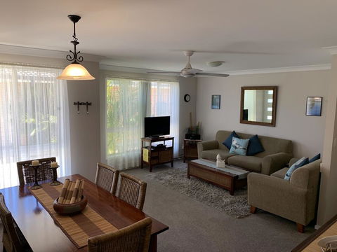 Beach Haven Villa - Accommodation Main Beach 0